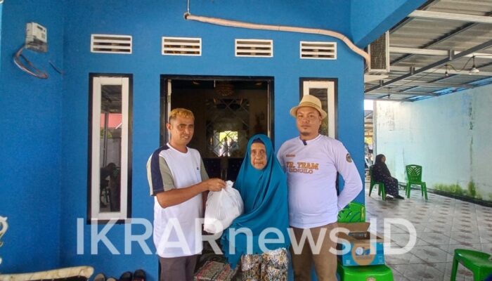 YR Team Salurkan 25 Paket Sembako di Desa Popaya Lewat Program Jumat Berkah
