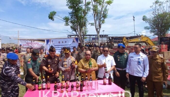 Pemusnahan 19.577 Botol Miras di Kota Gorontalo, Wali Kota Tegaskan Penegakan Perda Terus Berjalan