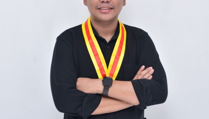 Demokrasi yang Disubsidi: Ketika Gerakan Rakyat Kehilangan Akar